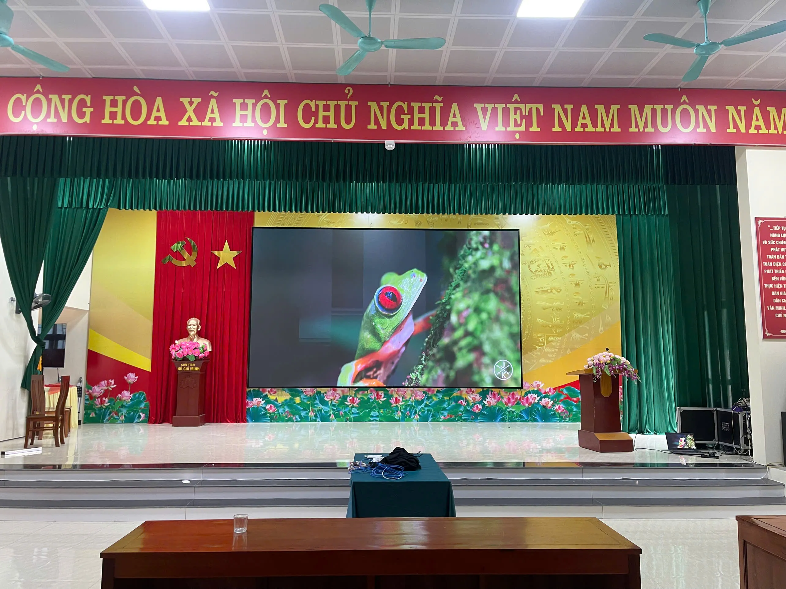 Màn hình LED P2 – giải pháp hiển thị phù hợp cho phòng họp